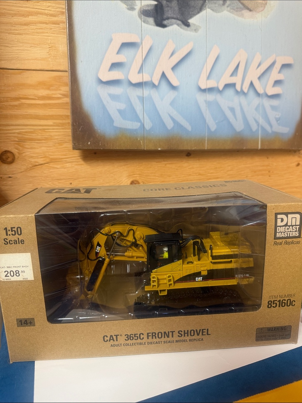 NWT 365C Front Shovel Diecast collectable  - Yellow